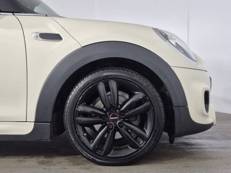 2020 (70) MINI HATCHBACK 1.5 Cooper Sport 3dr Auto 4918100