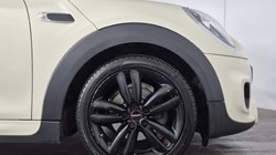 2020 (70) MINI HATCHBACK 1.5 Cooper Sport 3dr Auto 4918100