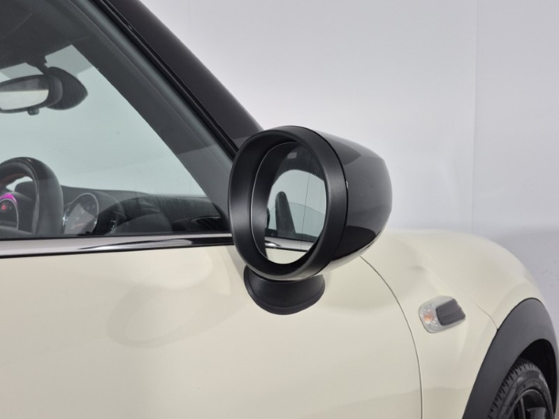 2020 (70) MINI HATCHBACK 1.5 Cooper Sport 3dr Auto 4918098