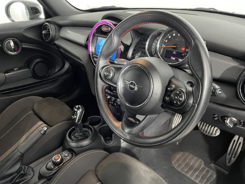 2020 (70) MINI HATCHBACK 1.5 Cooper Sport 3dr Auto 4918084