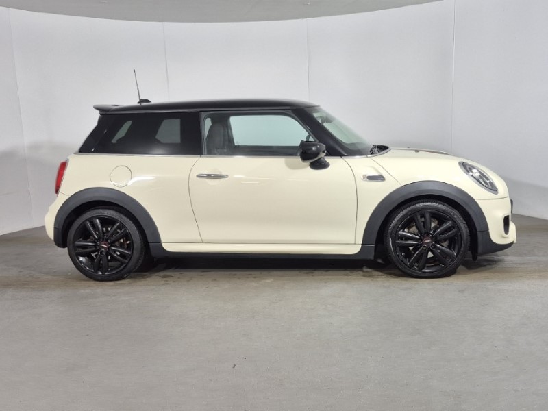 2020 (70) MINI HATCHBACK 1.5 Cooper Sport 3dr Auto 4918106