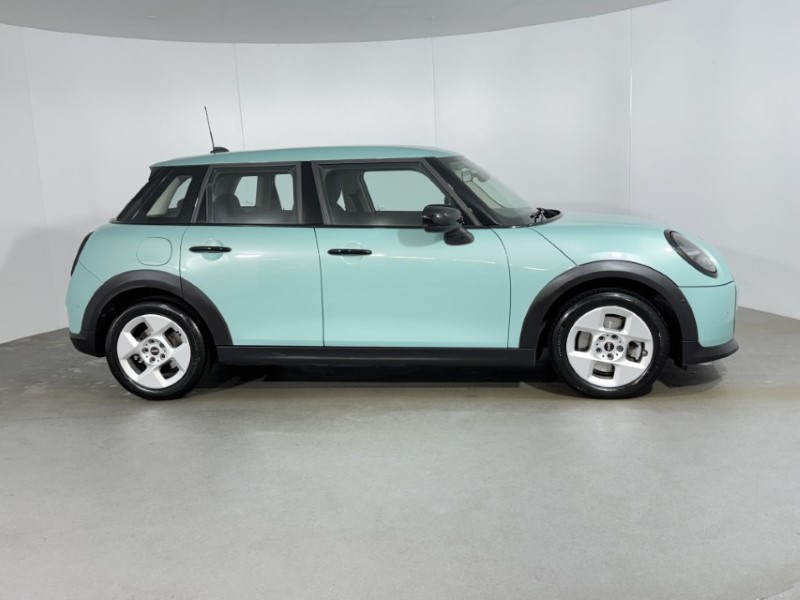 2024 (74) MINI COOPER 1.5 C Classic 5dr Auto 4959055
