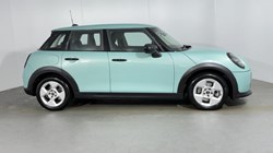 2024 (74) MINI COOPER 1.5 C Classic 5dr Auto 4959055