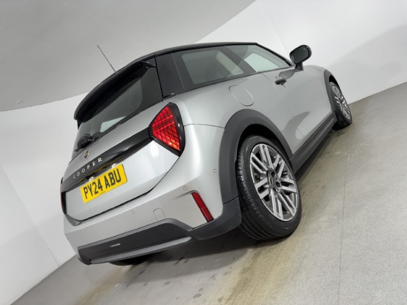 2024 (24) MINI COOPER 1.5 C Classic 3dr Auto 4918015