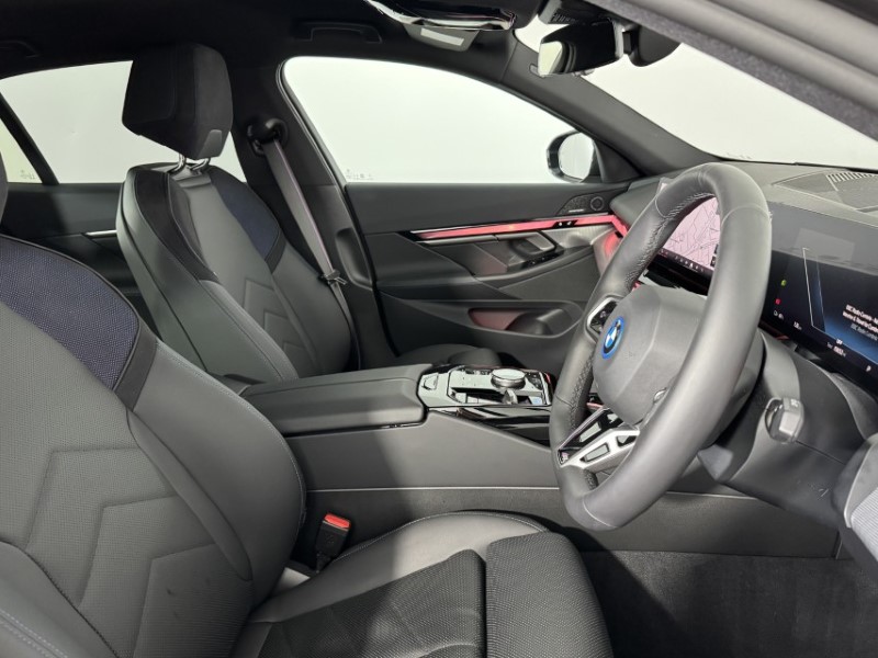 2025 (75) BMW I5 250kW eDrive40 M Sport Pro 84kWh 4dr Auto 5423713