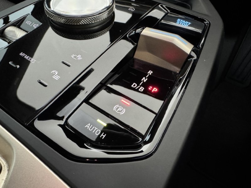 2022 (22) BMW iX 240kW xDrive40 M Sport 76.6kWh 5dr Auto 4948185