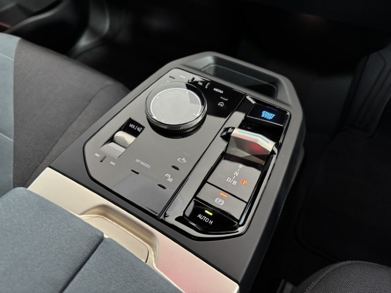 2022 (22) BMW iX 240kW xDrive40 M Sport 76.6kWh 5dr Auto 4948179