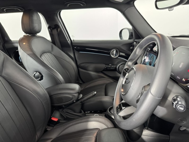 2023 (23) MINI HATCHBACK 1.5 Cooper Exclusive Premium 5dr Auto 5027395