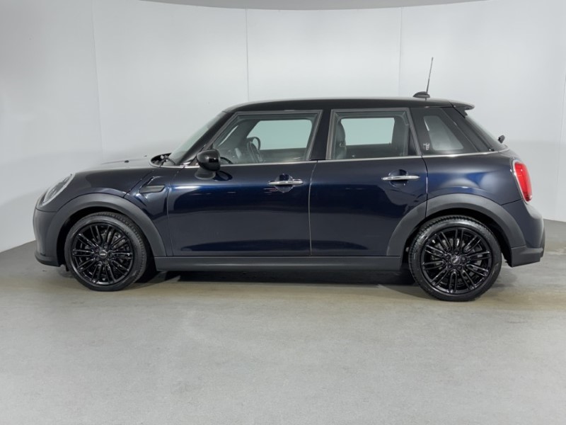 2023 (23) MINI HATCHBACK 1.5 Cooper Exclusive Premium 5dr Auto 5027459