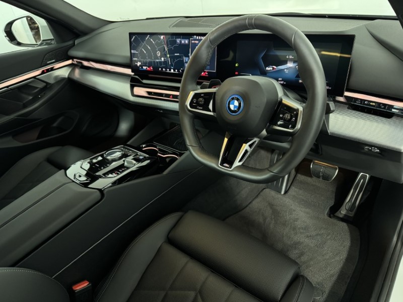 2025 (25) BMW I5 250kW eDrive40 M Sport 84kWh 4dr Auto 4985846