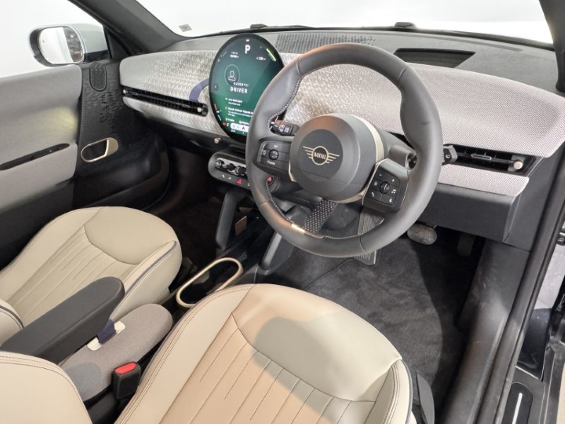 2026 (75) MINI COOPER 160kW SE Exclusive 54kWh 3dr Auto 5676554