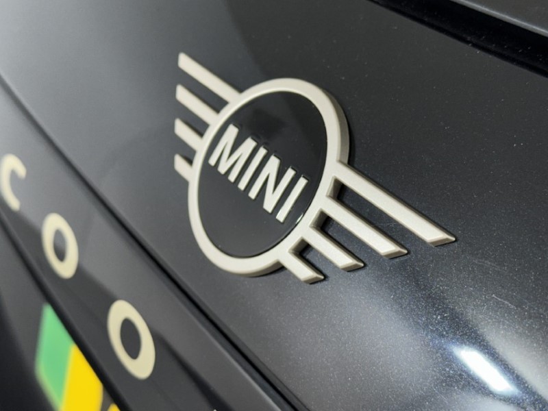 2026 (75) MINI COOPER 160kW SE Exclusive 54kWh 3dr Auto 5676571