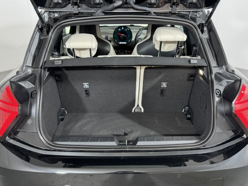 2026 (75) MINI COOPER 160kW SE Exclusive 54kWh 3dr Auto 5676573