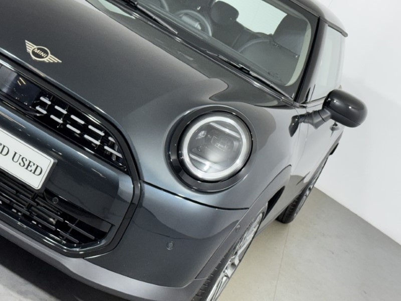 2026 (75) MINI COOPER 1.5 C Classic 3dr Auto 5683515