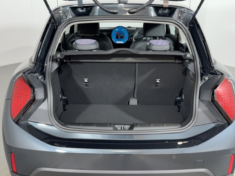 2026 (75) MINI COOPER 1.5 C Classic 3dr Auto 5683475