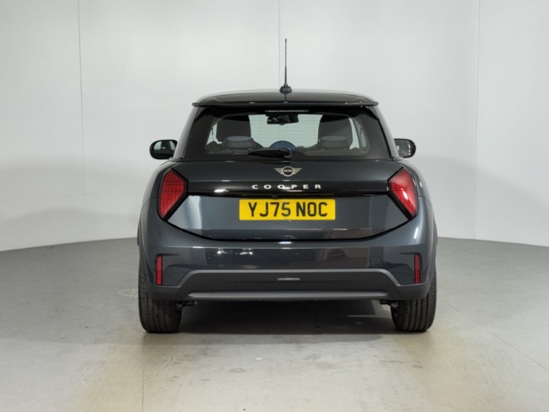2026 (75) MINI COOPER 1.5 C Classic 3dr Auto 5683482