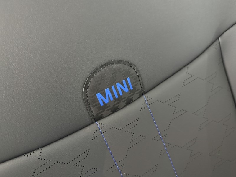 2026 (75) MINI COOPER 1.5 C Classic 3dr Auto 5683461