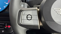 2026 (75) MINI COOPER 1.5 C Classic 3dr Auto 5683442