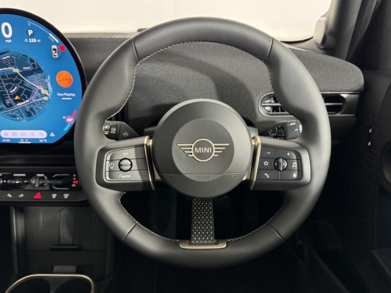 2026 (75) MINI COOPER 1.5 C Exclusive 5dr Auto 5684873