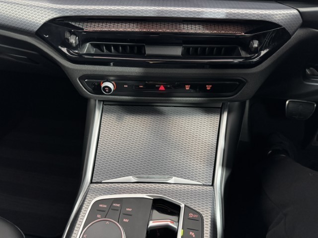 2025 (25) BMW 3 SERIES 320i M Sport 4dr Step Auto 5079009