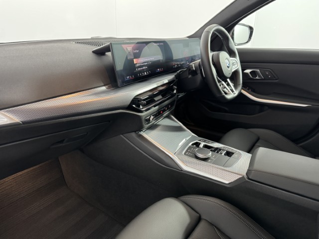 2025 (25) BMW 3 SERIES 320i M Sport 4dr Step Auto 5079036