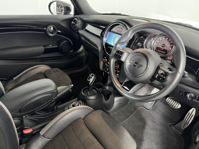 2021 (71) MINI HATCHBACK 1.5 Cooper Sport 3dr Auto 5038836