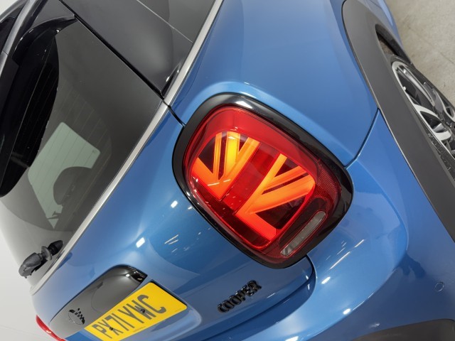 2021 (71) MINI HATCHBACK 1.5 Cooper Sport 3dr Auto 5038834