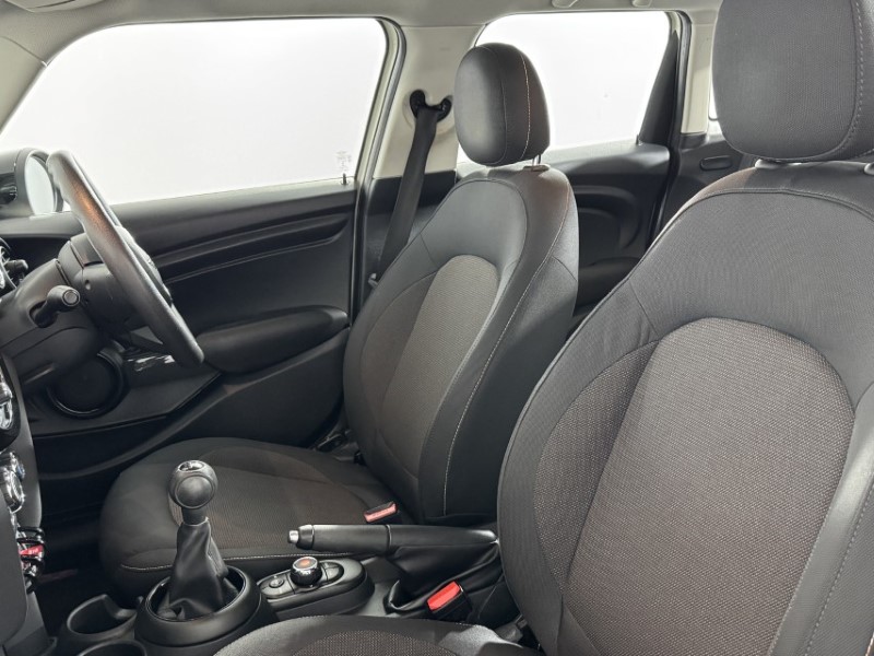 2019 (69) MINI HATCHBACK 1.5 Cooper Classic II 5dr 5098051