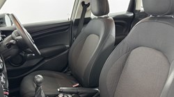 2019 (69) MINI HATCHBACK 1.5 Cooper Classic II 5dr 5098051