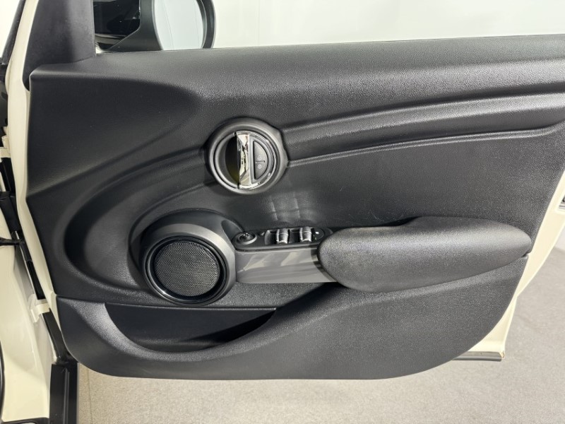 2019 (69) MINI HATCHBACK 1.5 Cooper Classic II 5dr 5098033