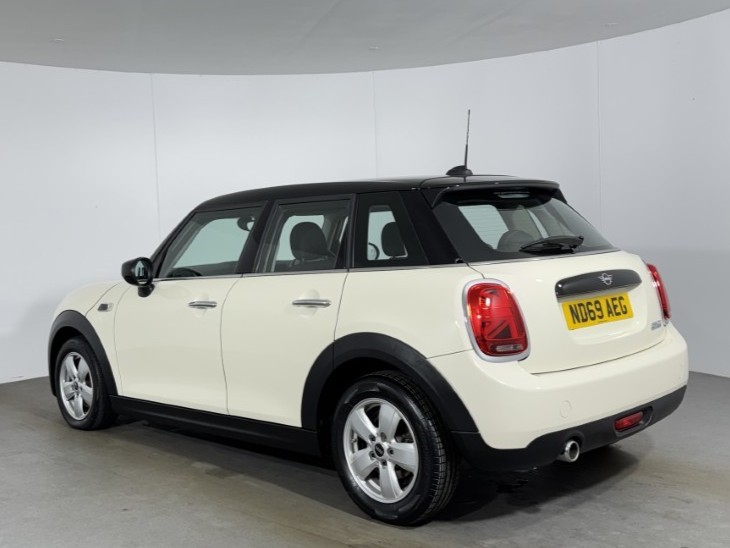 2019 (69) MINI HATCHBACK 1.5 Cooper Classic II 5dr 5098245