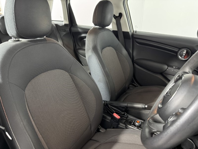 2019 (69) MINI HATCHBACK 1.5 Cooper Classic II 5dr 5098029