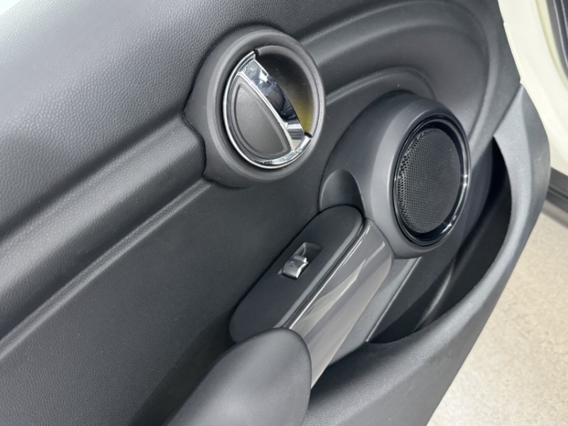 2019 (69) MINI HATCHBACK 1.5 Cooper Classic II 5dr 5098054