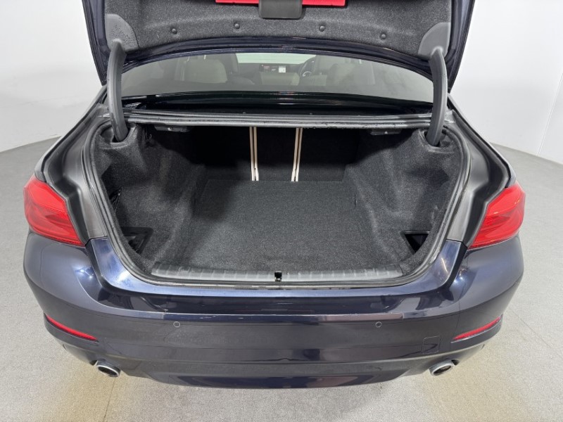 2018 (18) BMW 5 SERIES 530d xDrive SE 4dr Auto 5027175