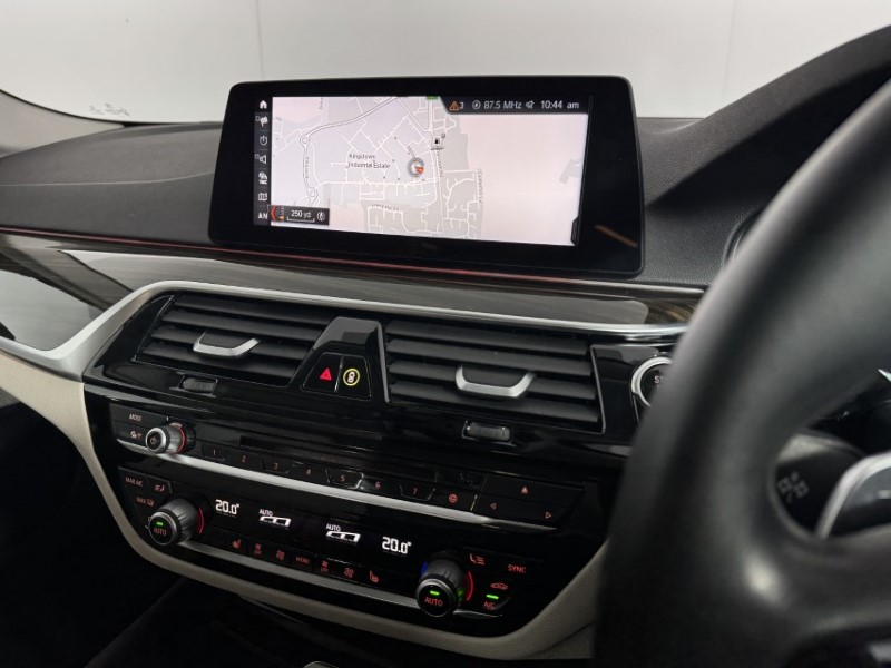 2018 (18) BMW 5 SERIES 530d xDrive SE 4dr Auto 5027153