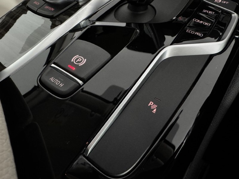 2018 (18) BMW 5 SERIES 530d xDrive SE 4dr Auto 5027148