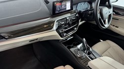 2018 (18) BMW 5 SERIES 530d xDrive SE 4dr Auto 5027198