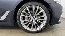 2018 (18) BMW 5 SERIES 530d xDrive SE 4dr Auto 5027168