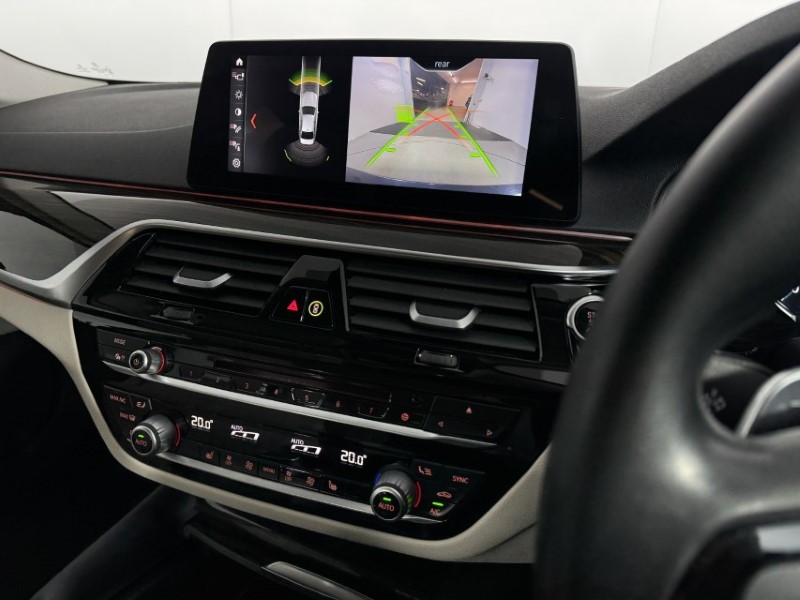 2018 (18) BMW 5 SERIES 530d xDrive SE 4dr Auto 5027159