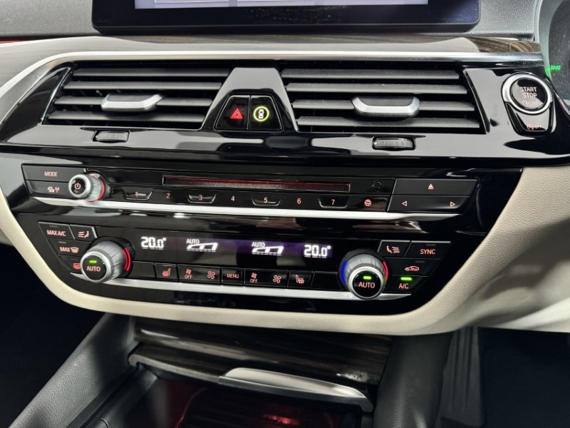 2018 (18) BMW 5 SERIES 530d xDrive SE 4dr Auto 5027141