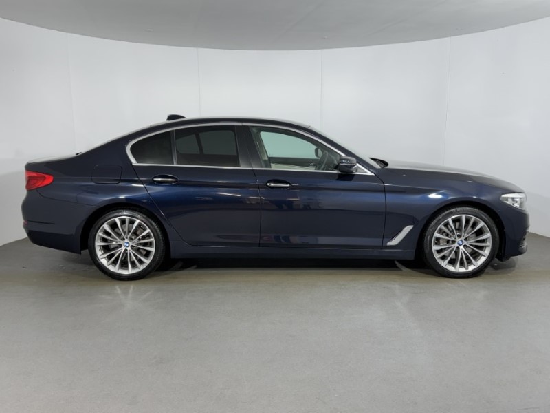 2018 (18) BMW 5 SERIES 530d xDrive SE 4dr Auto 5027201