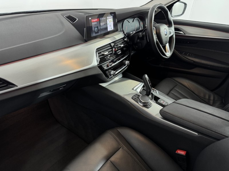 2017 (17) BMW 5 SERIES 530d SE 5dr Auto 5041819