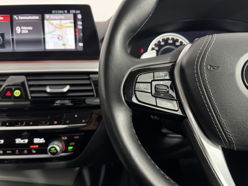 2017 (17) BMW 5 SERIES 530d SE 5dr Auto 5041802