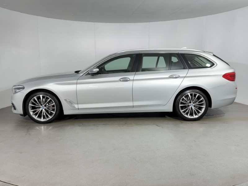 2017 (17) BMW 5 SERIES 530d SE 5dr Auto 5041843