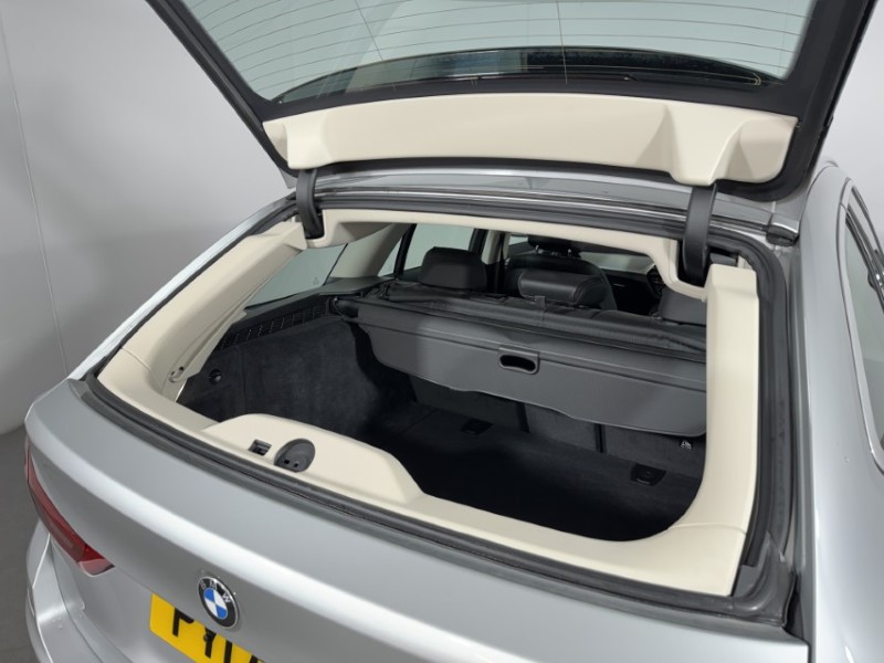 2017 (17) BMW 5 SERIES 530d SE 5dr Auto 5041817