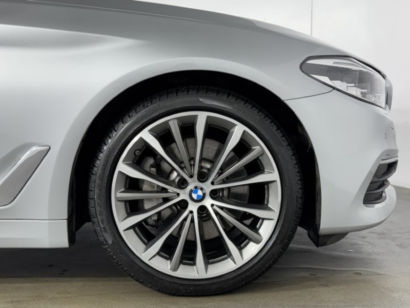 2017 (17) BMW 5 SERIES 530d SE 5dr Auto 5041830