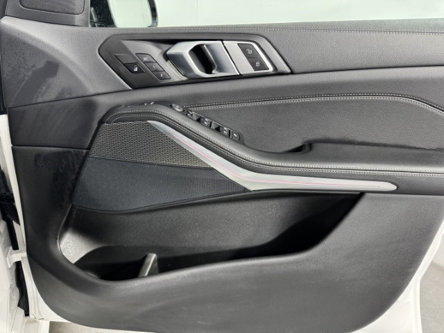 2022 (22) BMW X5 xDrive30d MHT M Sport 5dr Auto 5038081