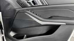 2022 (22) BMW X5 xDrive30d MHT M Sport 5dr Auto 5038081