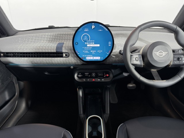2025 (25) MINI COOPER 135kW E Exclusive 41kWh 3dr Auto 5038475