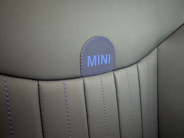 2025 (25) MINI COOPER 135kW E Exclusive 41kWh 3dr Auto 5038512